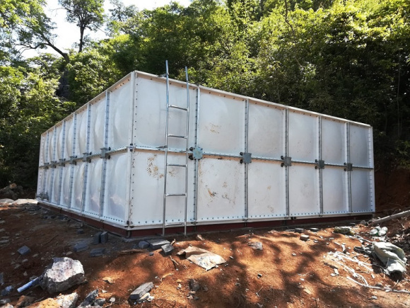 樹脂，玻璃纖維，界面是玻璃鋼水箱的三要素