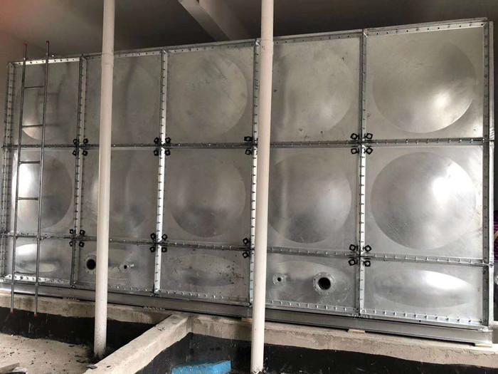 熱鍍鋅水箱是利用什么材質(zhì)加工而成