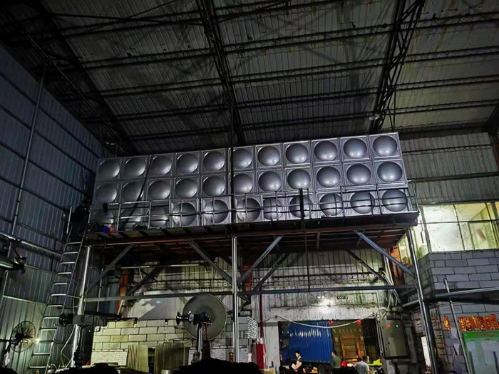 不銹鋼水箱對比搪瓷水箱的優(yōu)勢有哪些