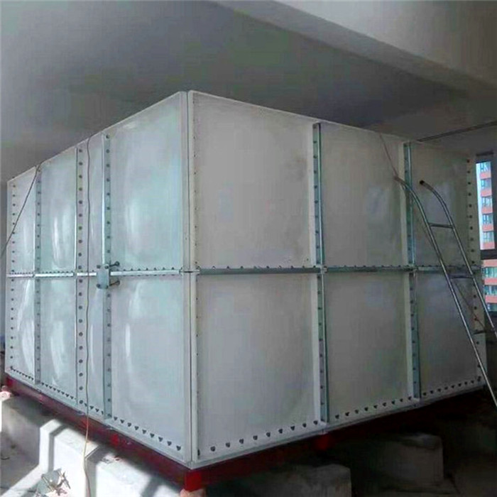 玻璃鋼水箱出現(xiàn)漏水點后應(yīng)該如何進行維修