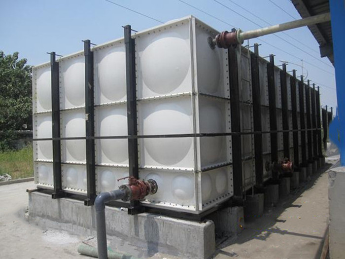 玻璃鋼水箱的給水方法