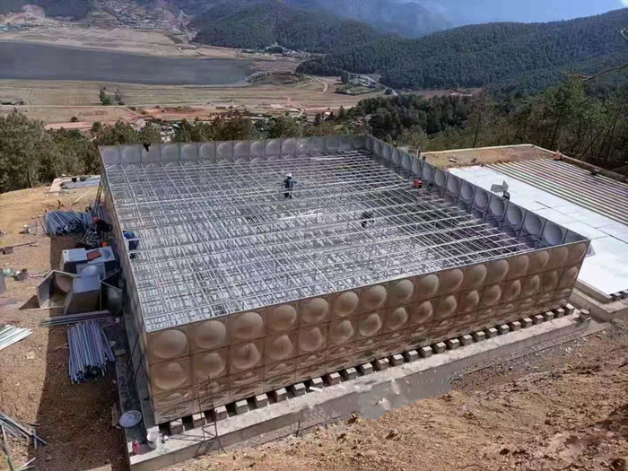 安裝不銹鋼水箱應設置的管道和附件有哪些?